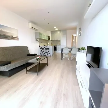 Renovado En Primera Linea De Playa En Roses, Aire Acondicionado Y Ascensor - Hisp-312-21 Lägenhet Rosas
