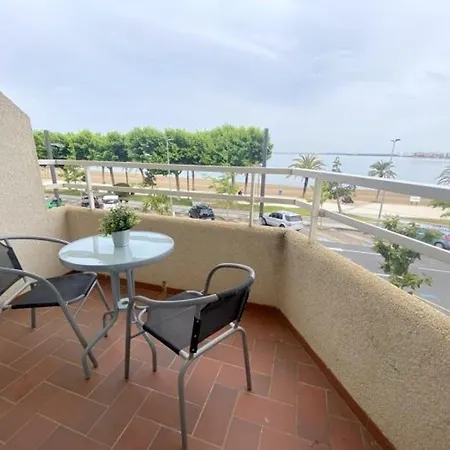 Renovado En Primera Linea De Playa En Roses, Aire Acondicionado Y Ascensor - Hisp-312-21 Lägenhet